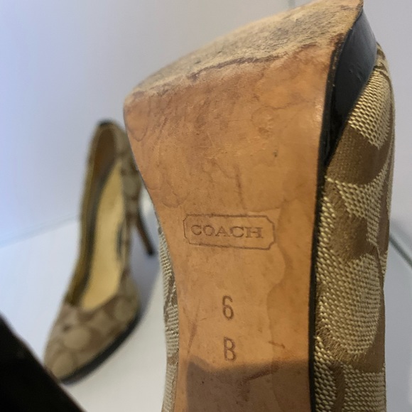 COACH heels. Size 6 - Picture 5 of 7